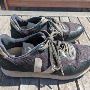 Veja SDU RT B-Mesh Sneakers Men’s 10 (Black)